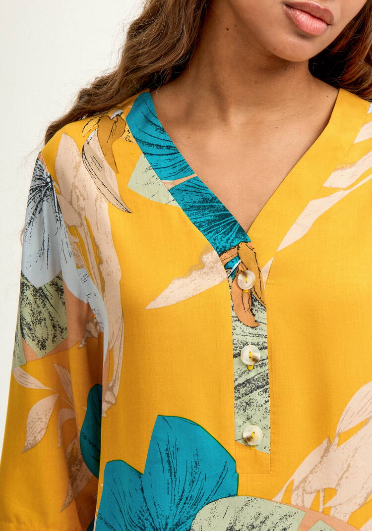 Блуза из штапеля с тропическим принтом шир.  750, рис. 29