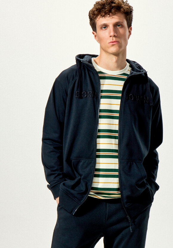 Толстовка с вышивкой и капюшоном шир.  580, рис. 9