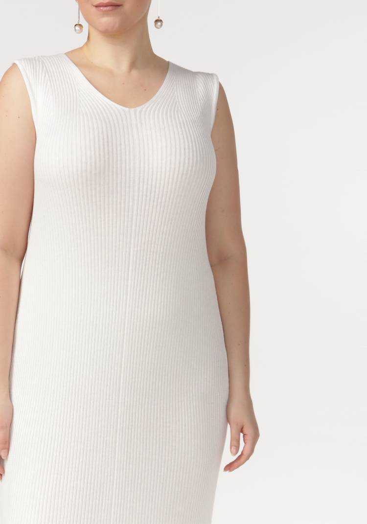 Сарафан прямой с V-образным вырезом шир.  750, рис. 3