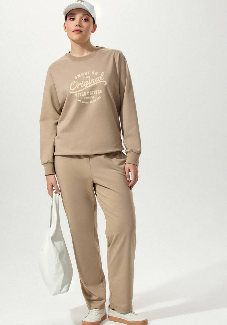 Костюм из брюк и свитшота с принтом на  груди шир.  750, рис. 30