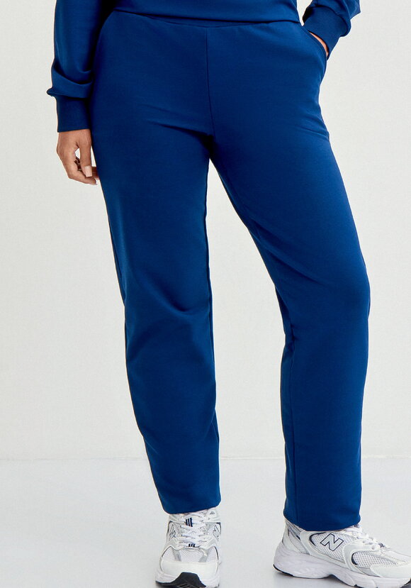 Костюм свитшот с принтом и брюки шир.  580, рис. 13