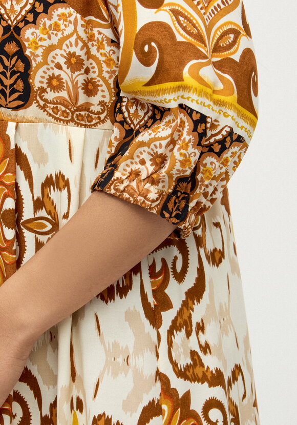 Платье с принтом свoбодного кроя шир.  580, рис. 20