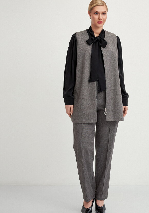 Жилет с боковыми пуговицами на молнии шир.  580, рис. 8