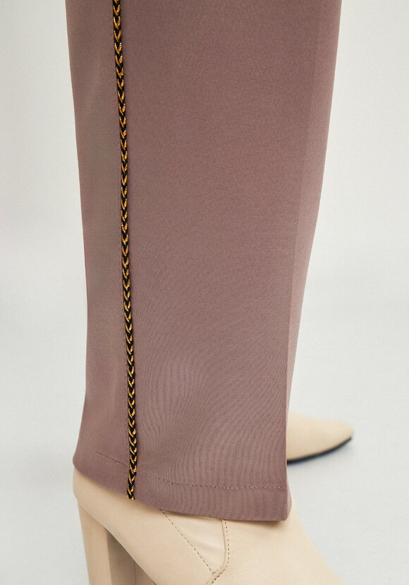 Брюки прямые с кантами по бокам шир.  580, рис. 21