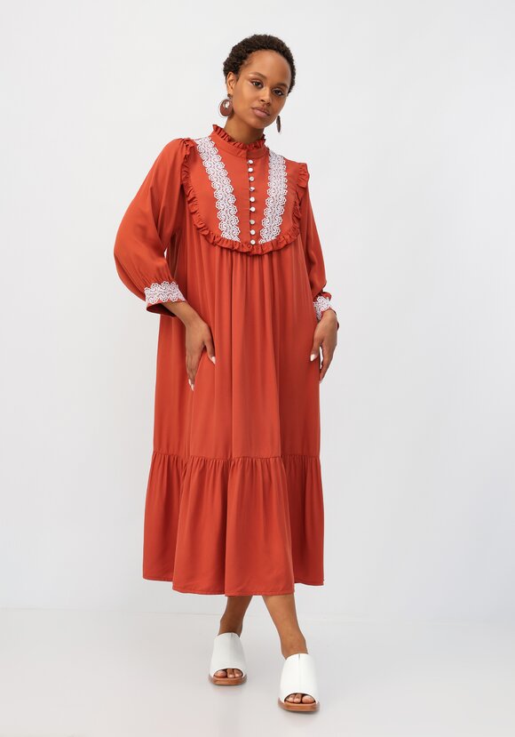 Платье с кружевом и ярусом по низу шир.  580, рис. 15