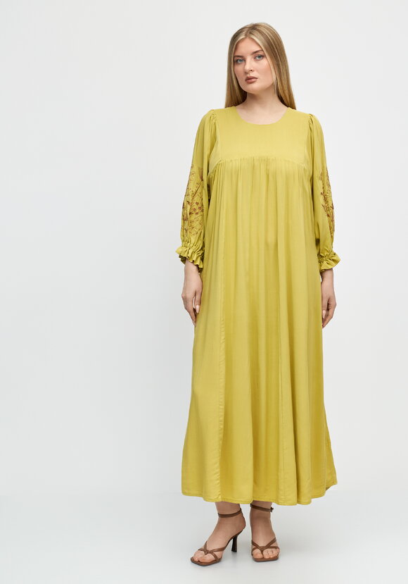 Платье свободного кроя с отрезным лифом шир.  580, рис. 4