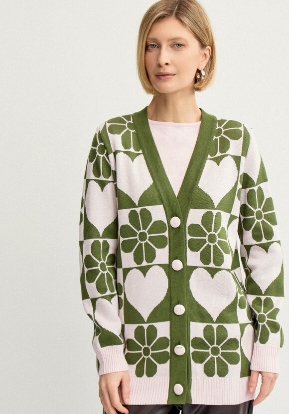 Кардиган прямой на пуговицах с рисунком шир.  580, рис. 20