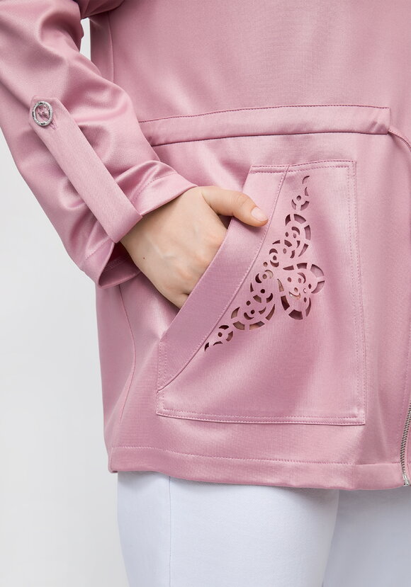 Ветровка с ажурным узором на карманах шир.  580, рис. 14