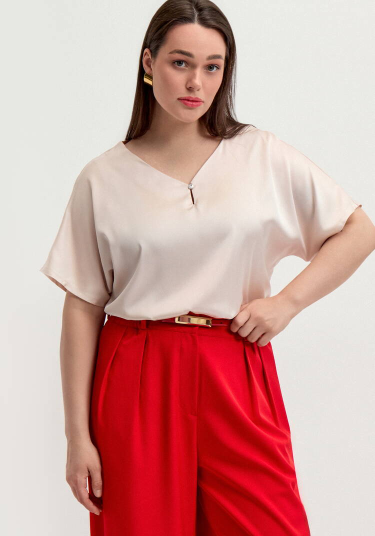 Блуза шелковая с V-образным вырезом шир.  750, рис. 7