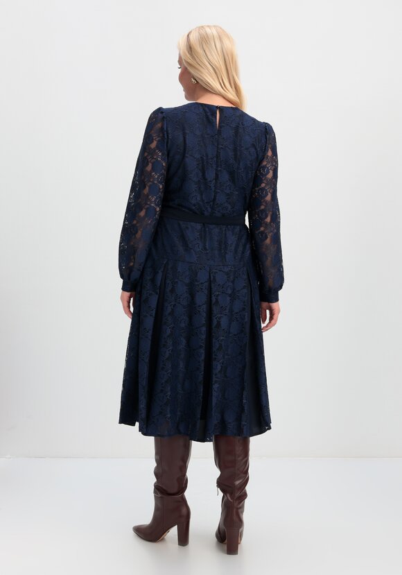 Платье с комбинированными складками на юбке шир.  580, рис. 13