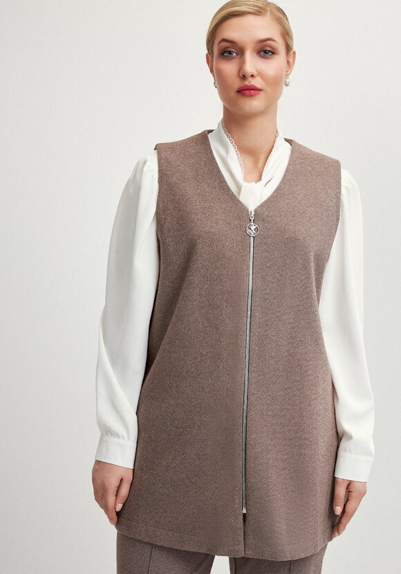 Жилет с боковыми пуговицами на молнии шир.  580, рис. 12