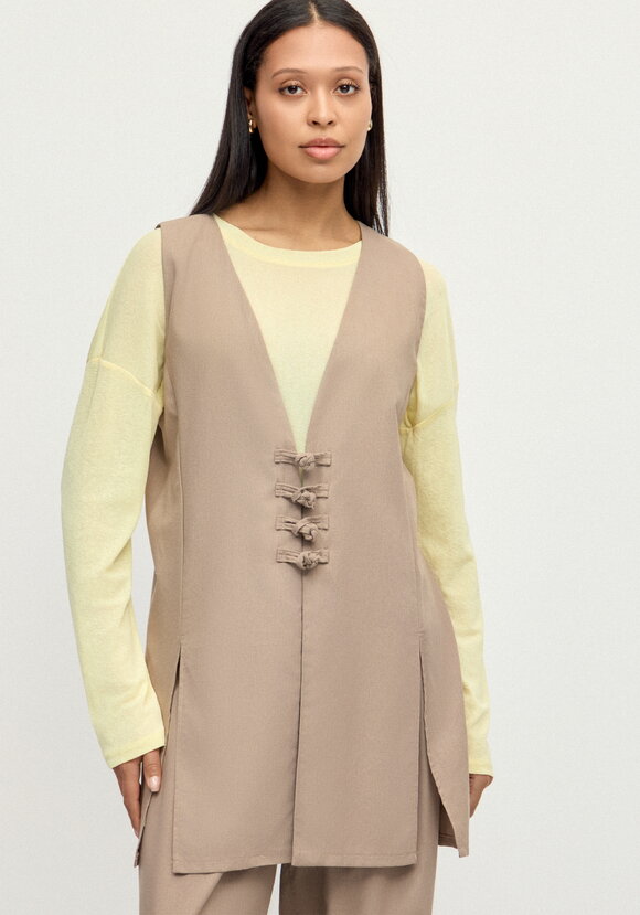 Жилет изо льна Медея шир.  580, рис. 11