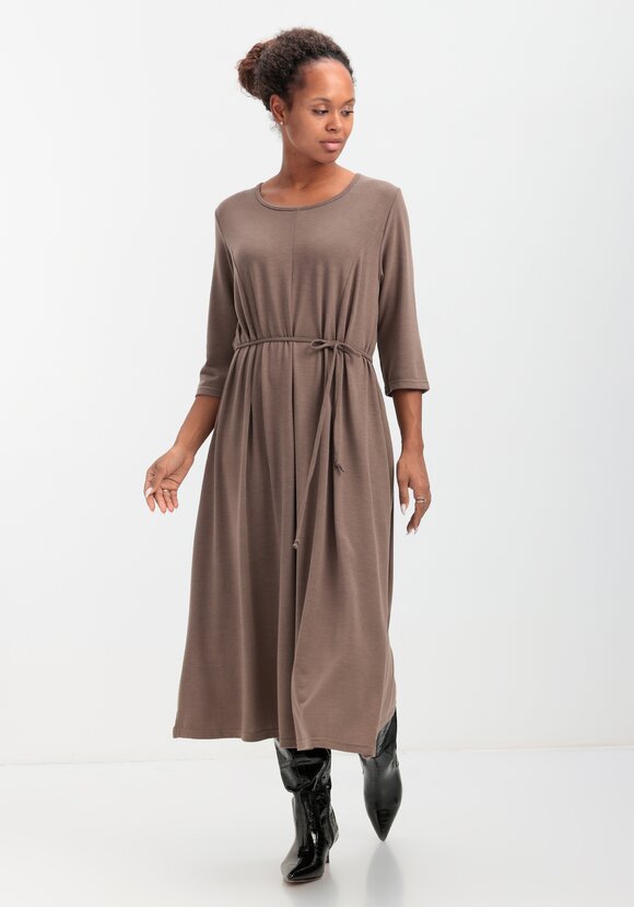 Платье Емельяна шир.  580, рис. 1