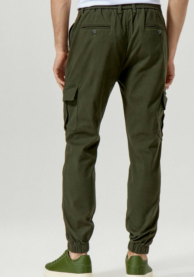 Брюки карго с накладными карманами по бокам шир.  750, рис. 10