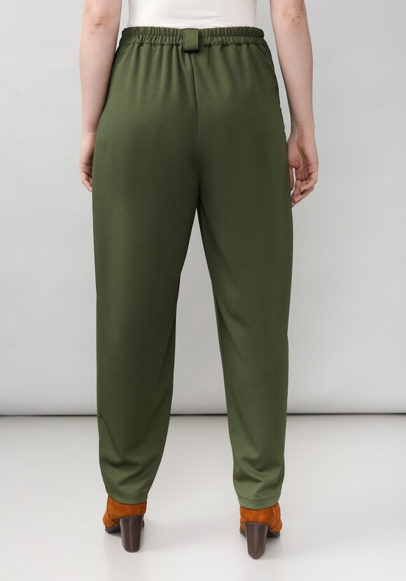 Брюки женские со сборкой на карманах шир.  580, рис. 30