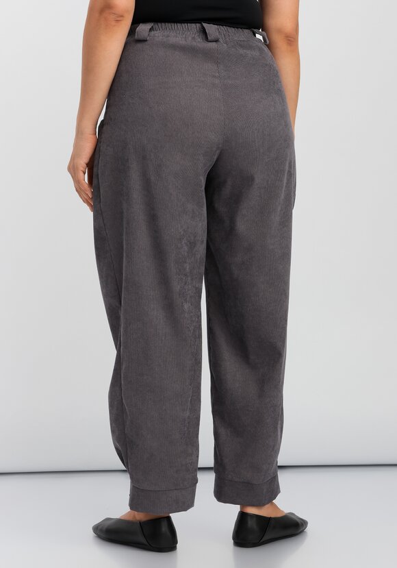 Брюки-бананы с манжетами по низу шир.  580, рис. 19