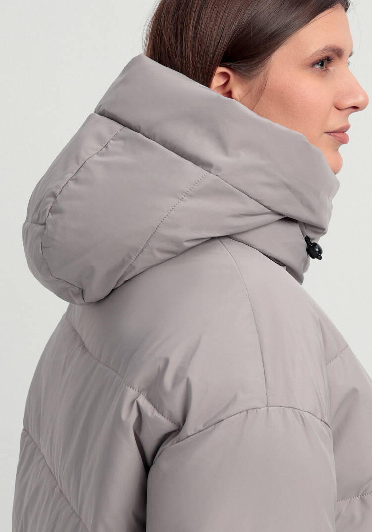 Пуховик стеганый с асимметричными карманами шир.  750, рис. 18