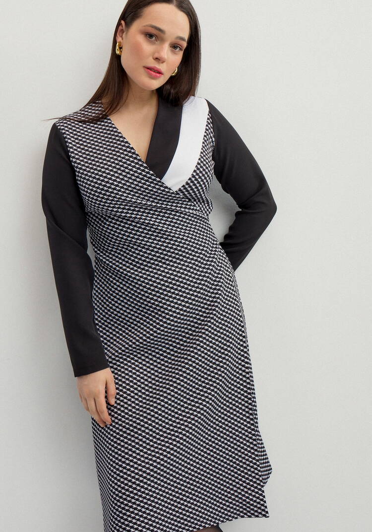 Платье на запах с V-образным вырезом шир.  750, рис. 10