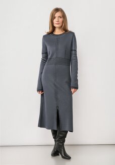 Платье миди с длинным рукавом и разрезом