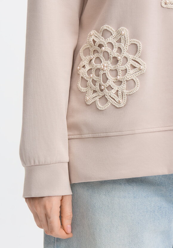 Свитшот с обьемным декором шир.  580, рис. 11