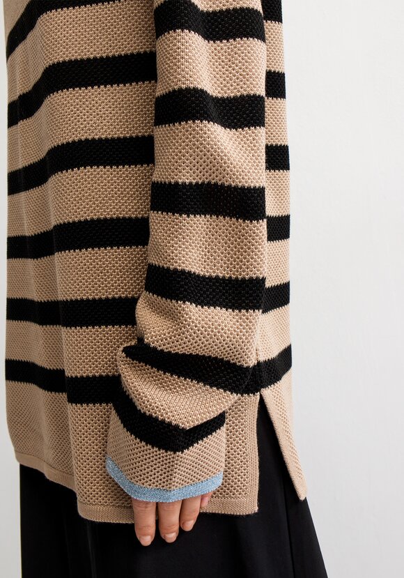 Джемпер в полоску с метанитью шир.  580, рис. 35