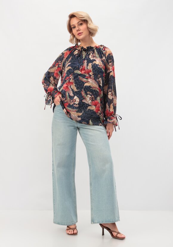 Блуза с оборкой на рукавах и горловине шир.  580, рис. 17