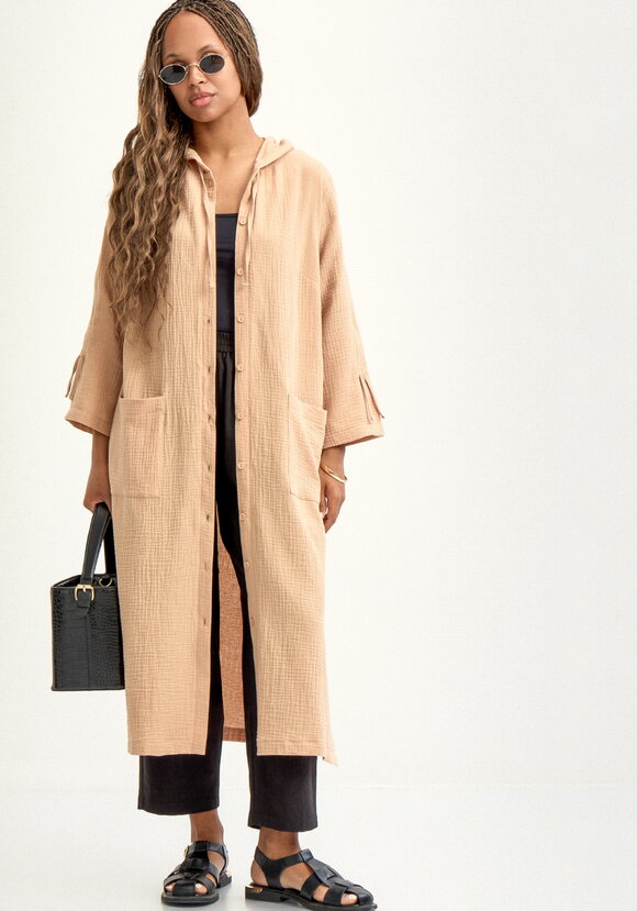 Пыльник с капюшоном свободного силуэта шир.  580, рис. 1