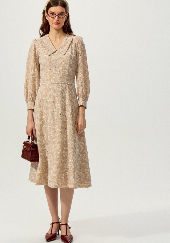 Платье из шитья с английским воротником шир.  580, рис. 11