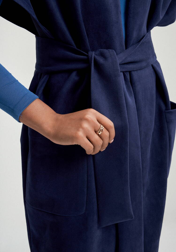 Жилет на запах со спущенным плечом шир.  750, рис. 15