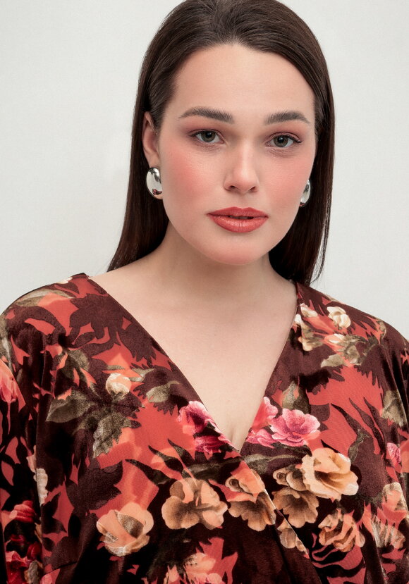 Платье с цветочным принтом на поясе шир.  580, рис. 12