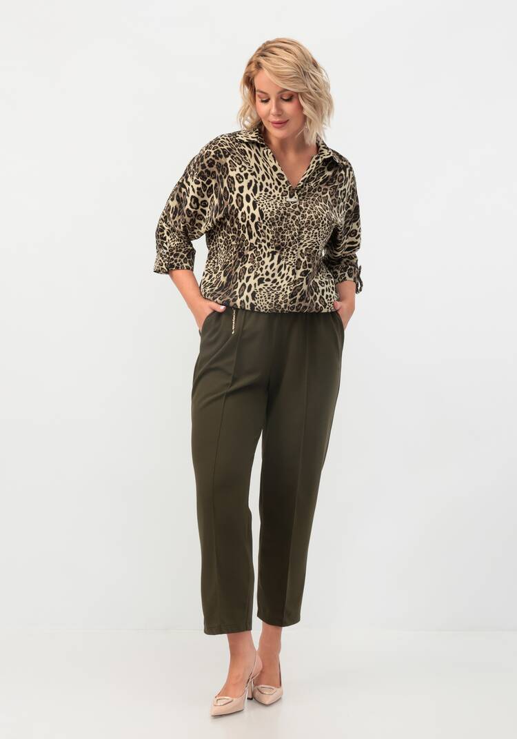 Блуза с патами на рукавах и брошью шир.  750, рис. 28