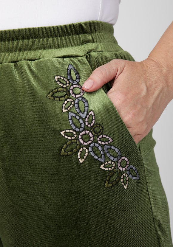 Костюм с вышивкой шир.  580, рис. 15