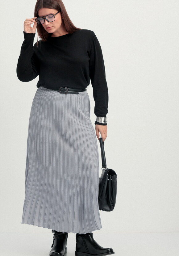 Юбка A-образного силуэта с имитацией плиссе шир.  580, рис. 22