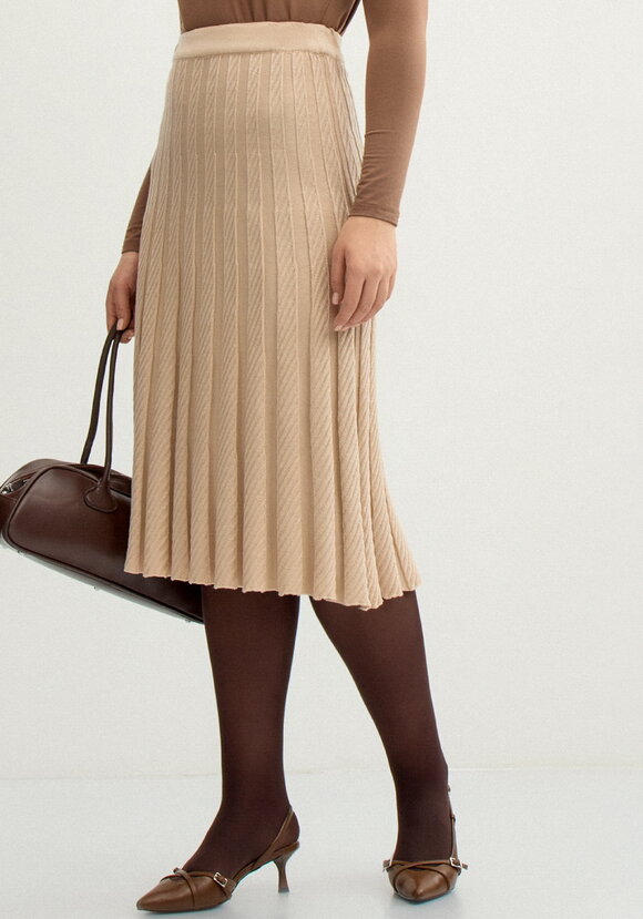 Юбка плиссе в вертикальную полоску шир.  580, рис. 18