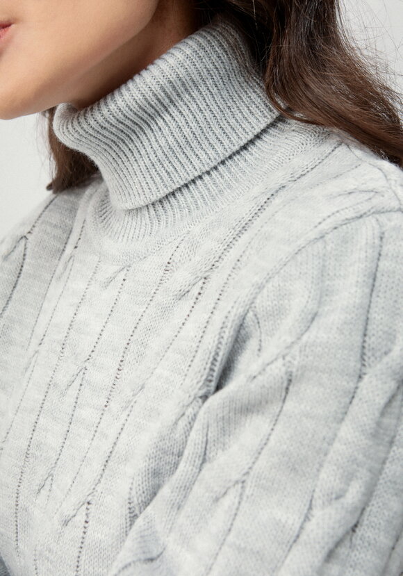 Джемпер с молниями на рукавах шир.  580, рис. 6