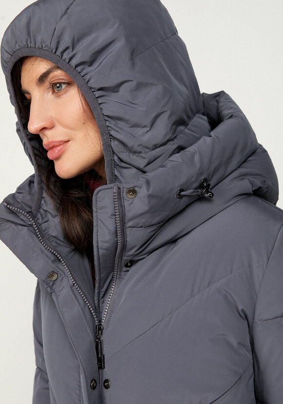 Пуховик стеганый свободного кроя с капюшоном шир.  580, рис. 15