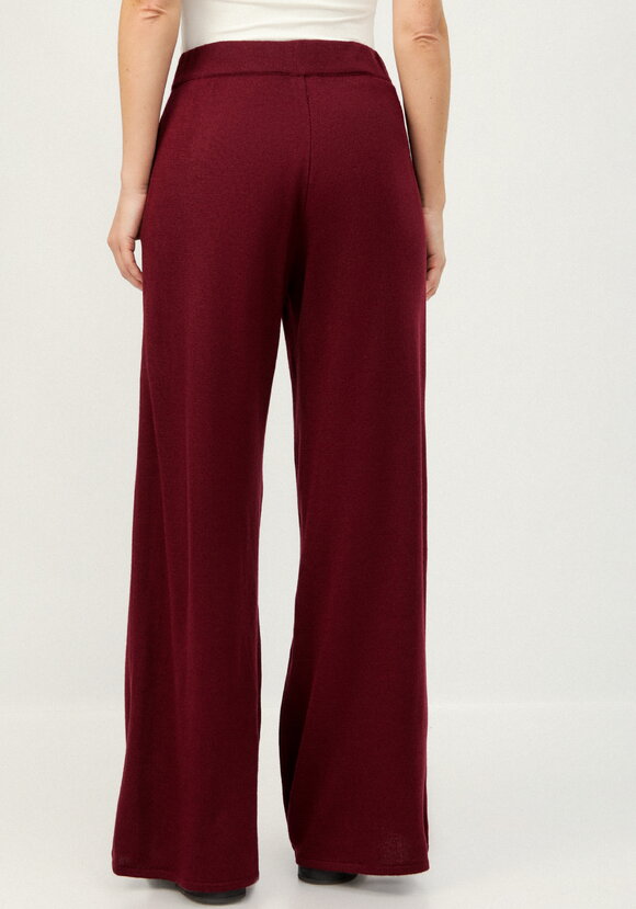 Брюки прямые свободной посадки на резинке шир.  580, рис. 3