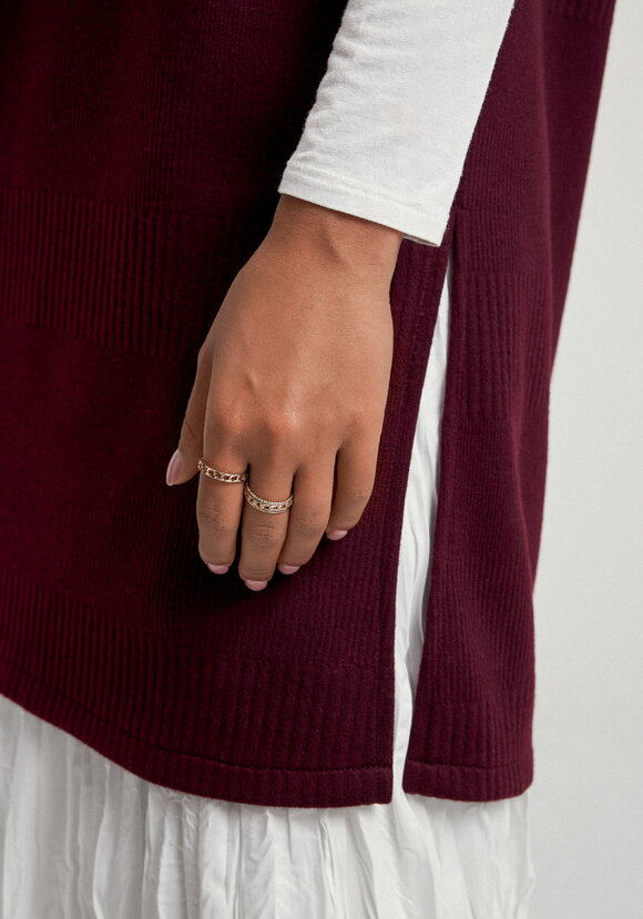 Жилет из трикотажа с фактурным рисунком шир.  580, рис. 6