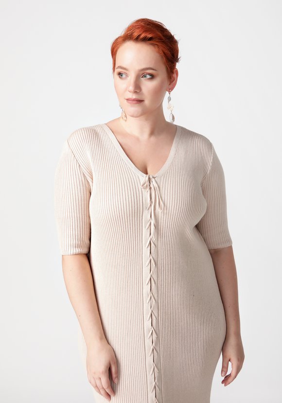 Платье прямое миди с V-образным вырезом шир.  580, рис. 10