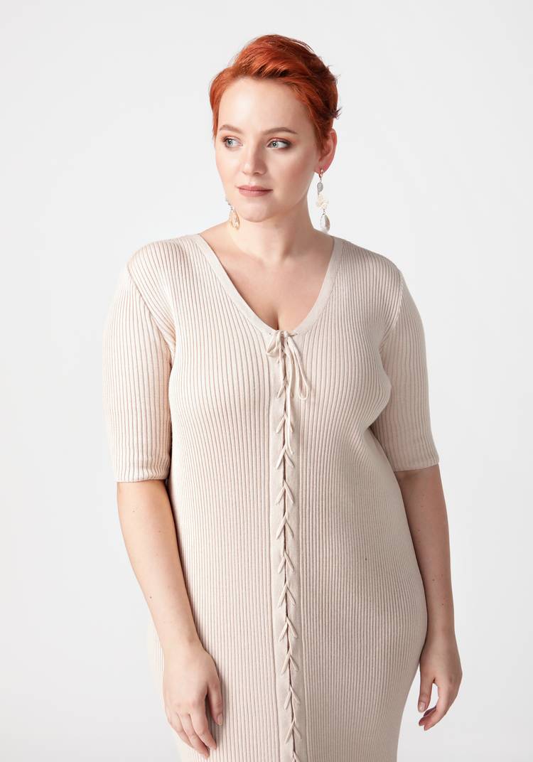 Платье прямое миди с V-образным вырезом шир.  750, рис. 10