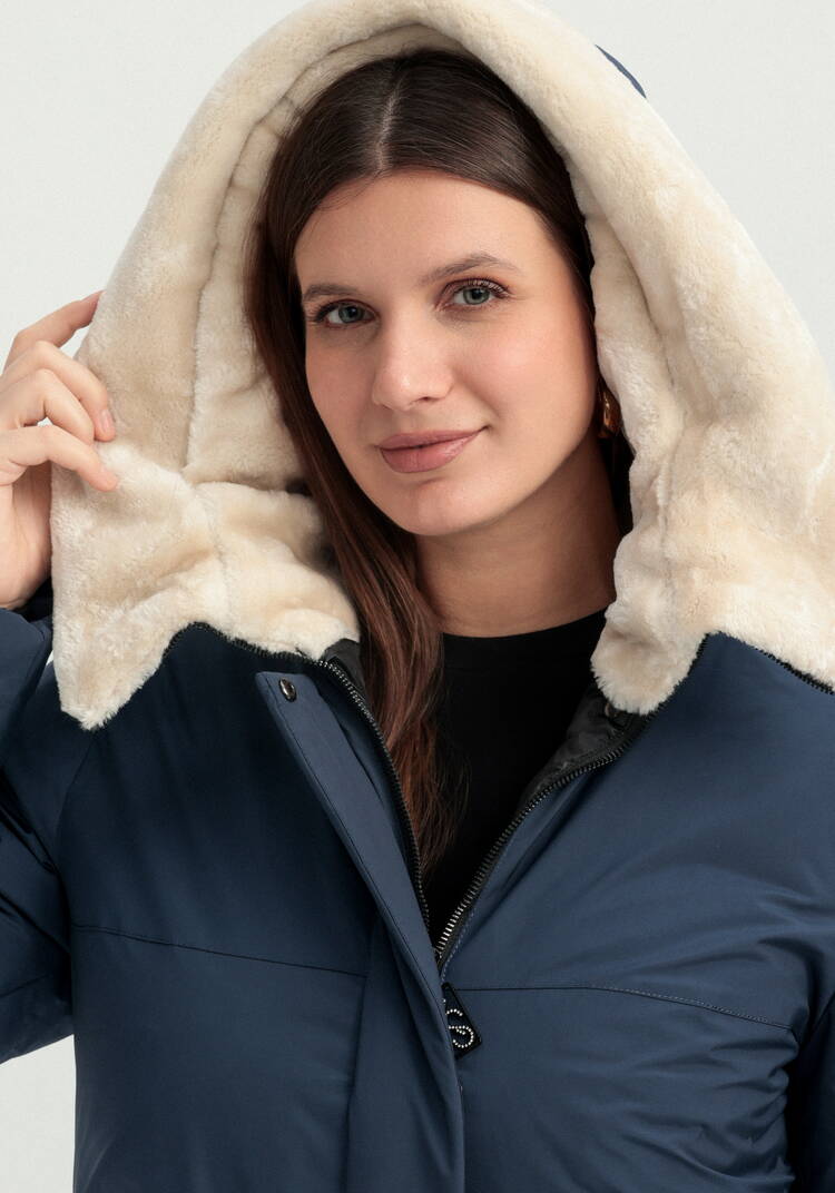 Куртка с меховым капюшоном на молнии шир.  750, рис. 24