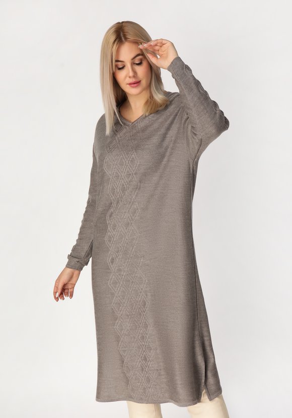 Платье с орнаментом по стану и рукавам шир.  580, рис. 5