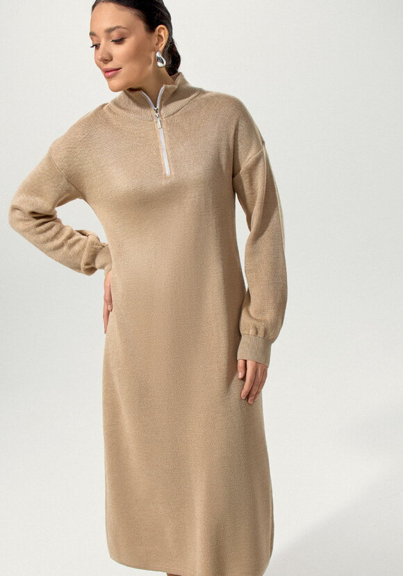 Платье с воротником-стойкой на молнии шир.  580, рис. 7