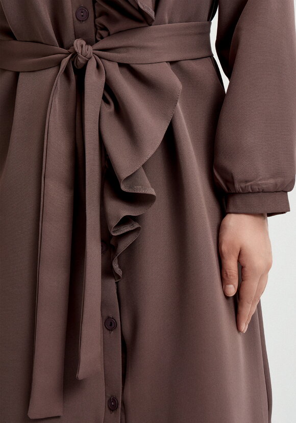 Платье с декоративной сборкой на пуговицах шир.  580, рис. 16