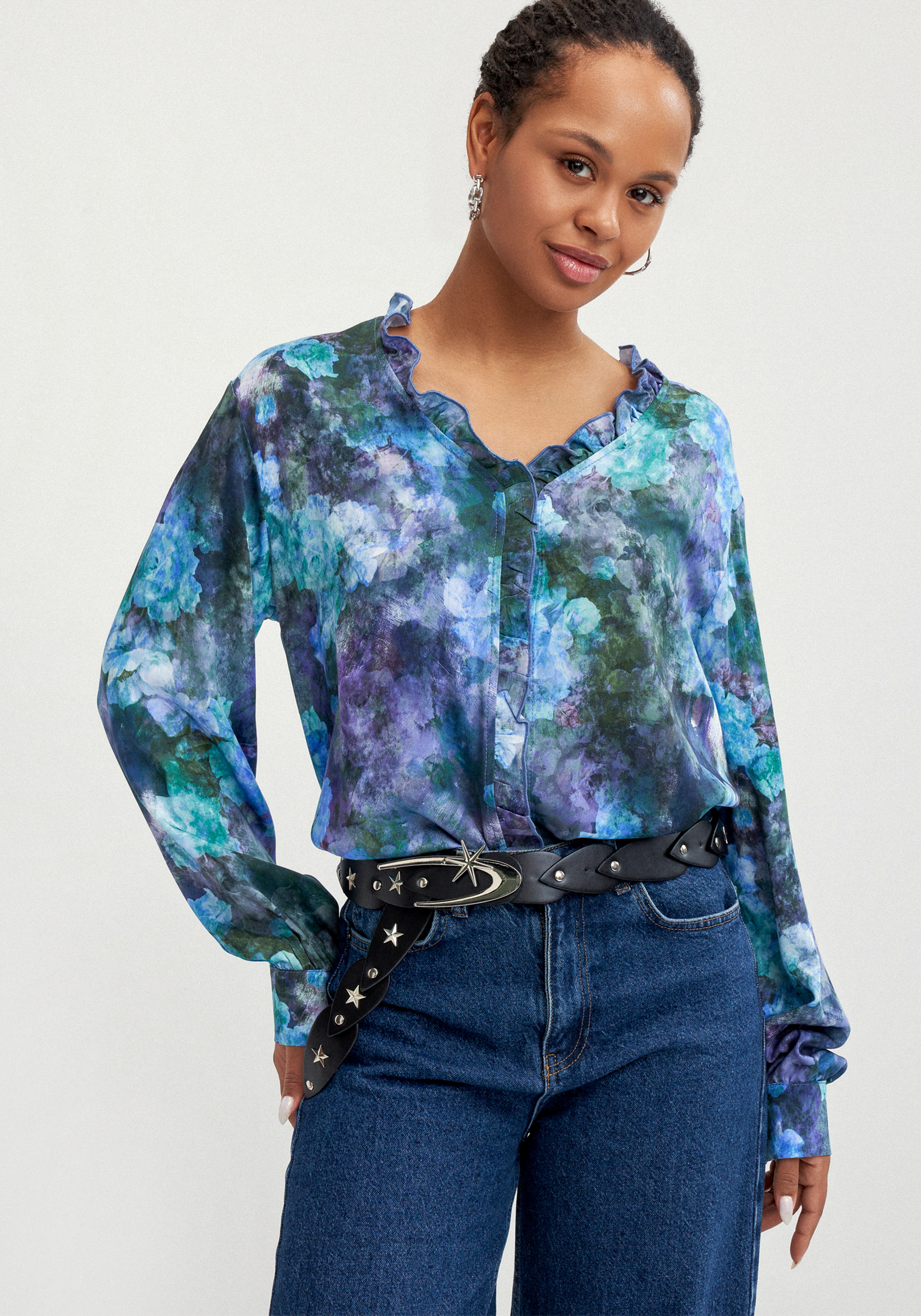 Блуза с потайной застежкой 3999₽