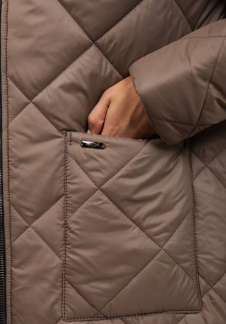 Пальто стеганое с боковыми разрезами шир.  750, рис. 12