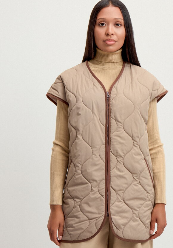 Жилет удлиненный на молнии шир.  580, рис. 4