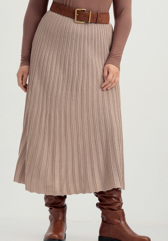 Юбка A-образного силуэта с имитацией плиссе шир.  580, рис. 10