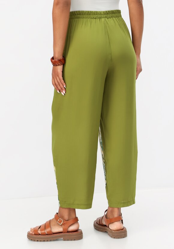 Костюм с асимметричными вставками шир.  580, рис. 16