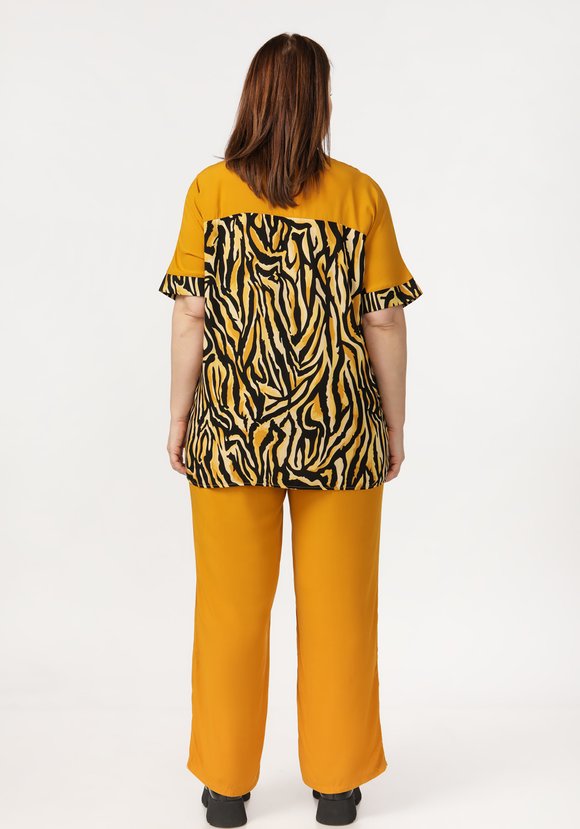 Костюм с анималистическим принтом шир.  580, рис. 20